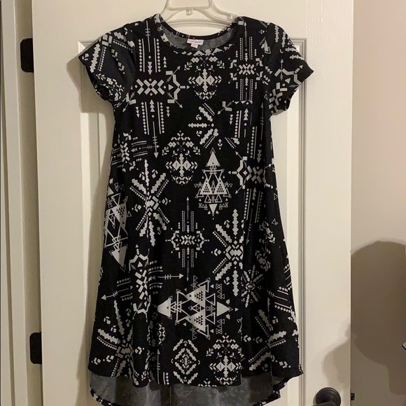 LuLaRoe Dresses & Skirts - EUC XS LuLaRoe Carly dress